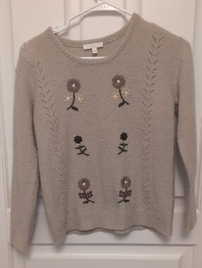 Chelsea & Violet Beige Crewneck Sweater with Floral Embroidery